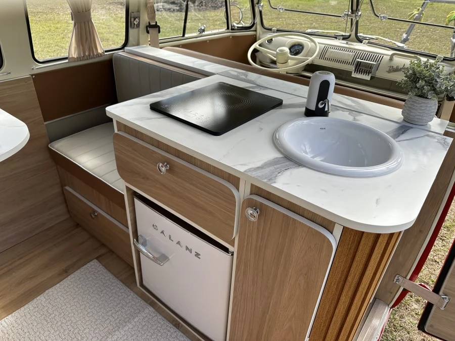 1969 Volkswagen Bay-Window Bus - Image 26 of 31
