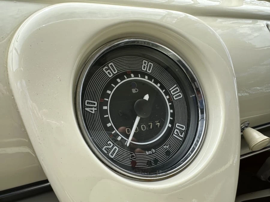 1969 Volkswagen Bay-Window Bus - Image 24 of 31