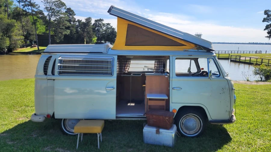 1969 Volkswagen Bay-Window Camper - Image 2 of 9