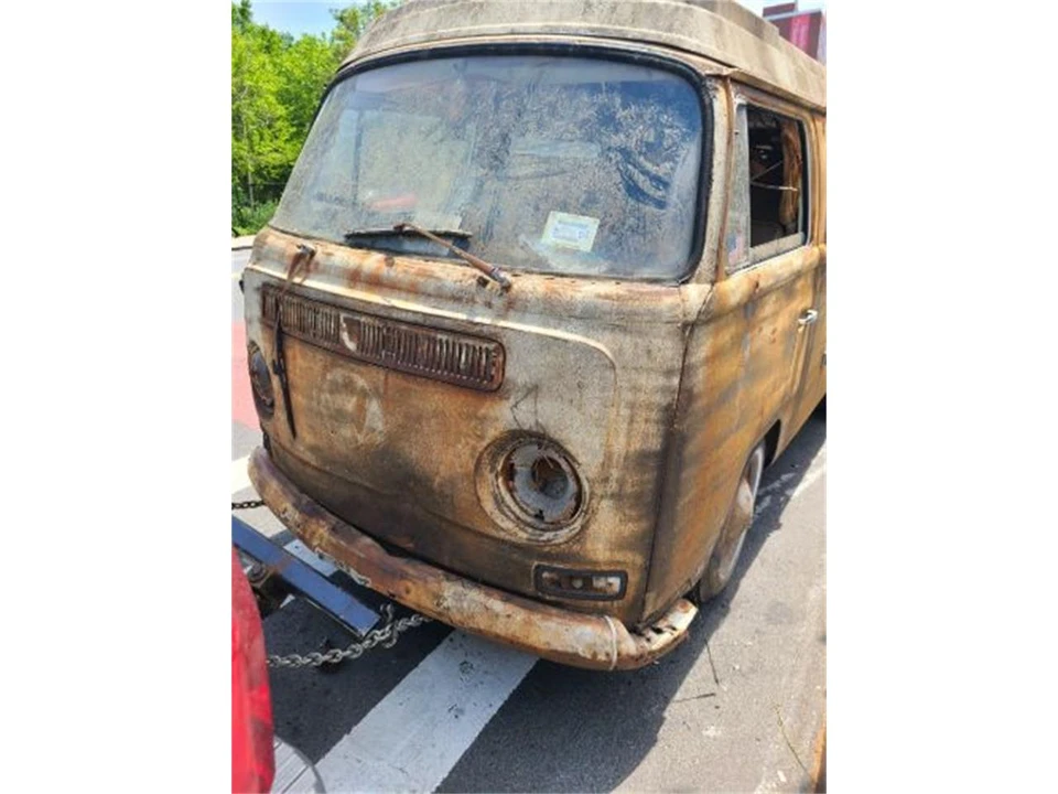 1969 Volkswagen Bay-Window Bus - Image 2 of 8
