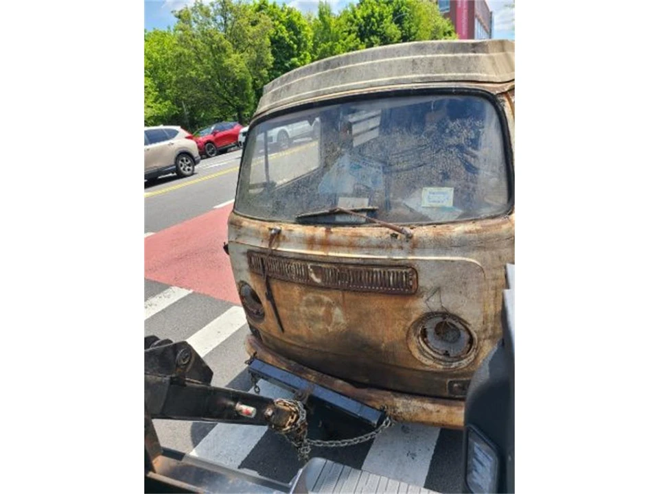 1969 Volkswagen Bay-Window Bus - Image 8 of 8