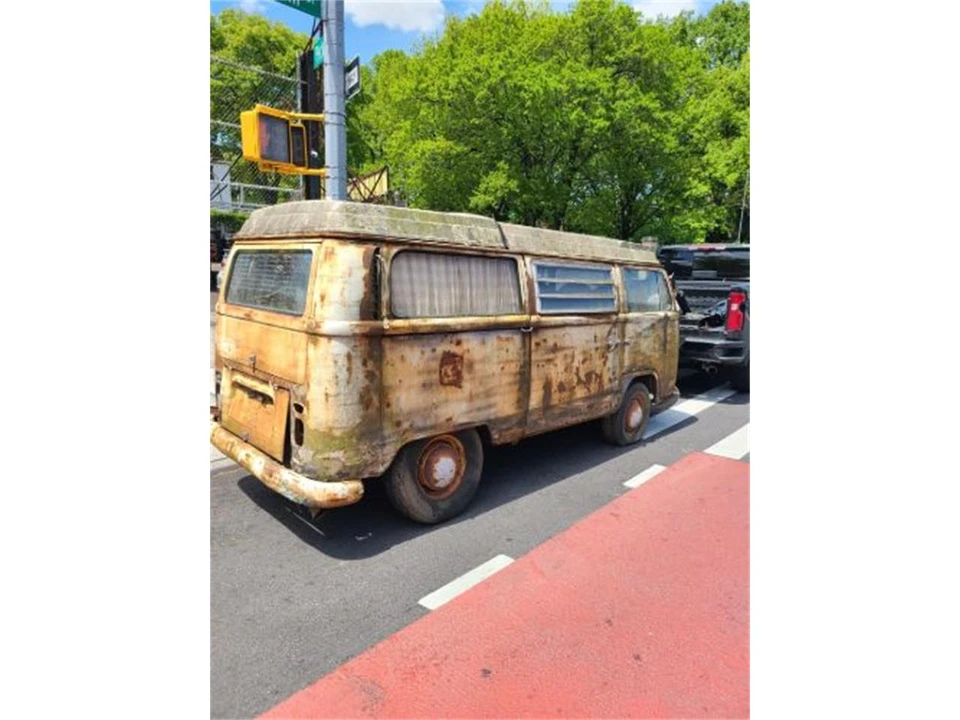 1969 Volkswagen Bay-Window Bus - Image 7 of 8