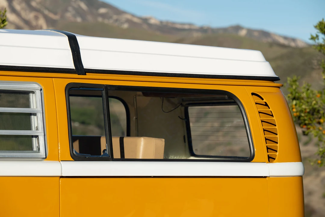 1969 Volkswagen Bay-Window Camper - Image 23 of 31