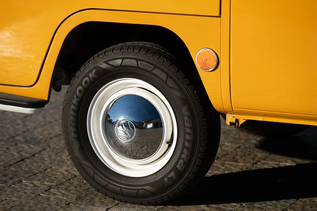 1969 Volkswagen Bay-Window Camper - Image 30 of 31
