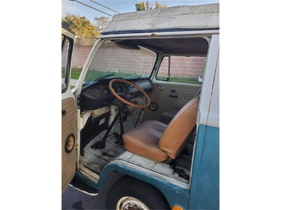 1969 Volkswagen Bay-Window Camper - Image 6 of 12