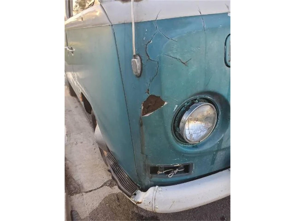 1969 Volkswagen Bay-Window Camper - Image 2 of 12