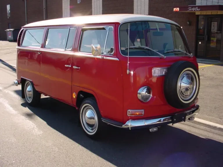 1969 Volkswagen Bay-Window Bus - Image 2 of 2