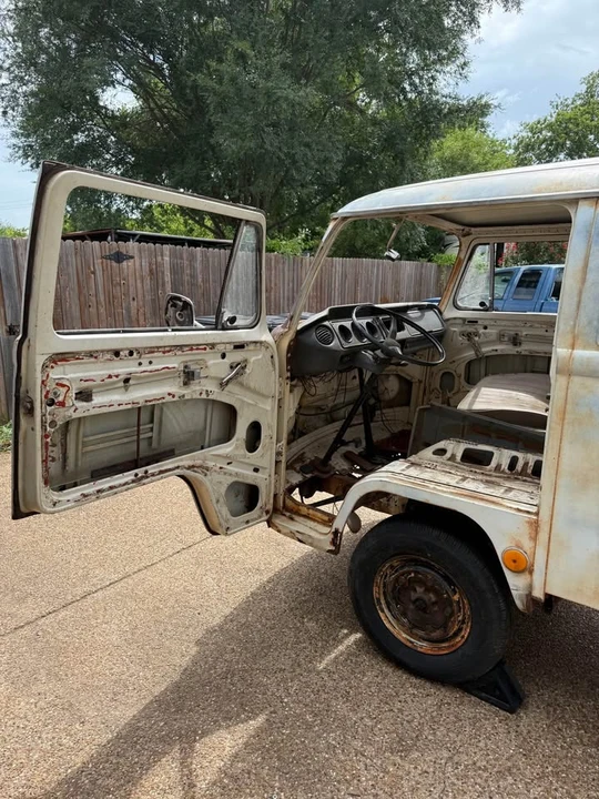 1969 Volkswagen Bay-Window Bus - Image 6 of 20
