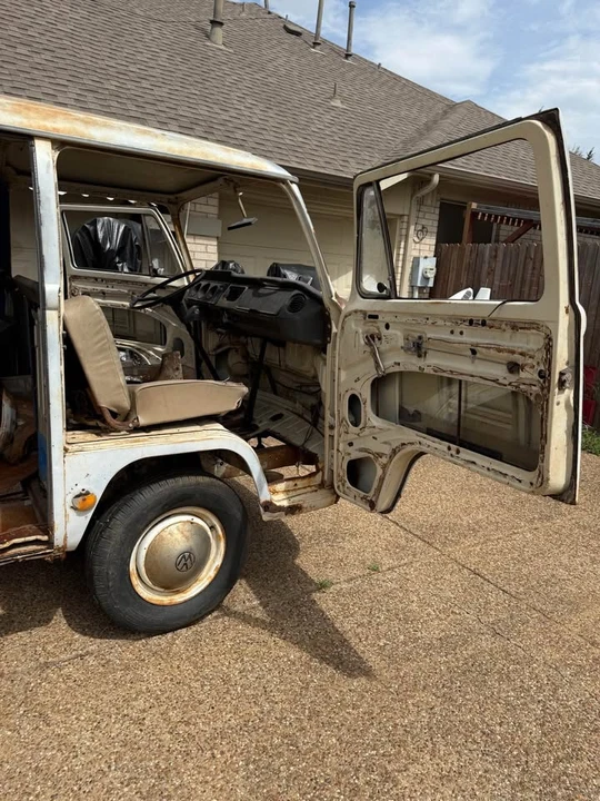 1969 Volkswagen Bay-Window Bus - Image 7 of 20