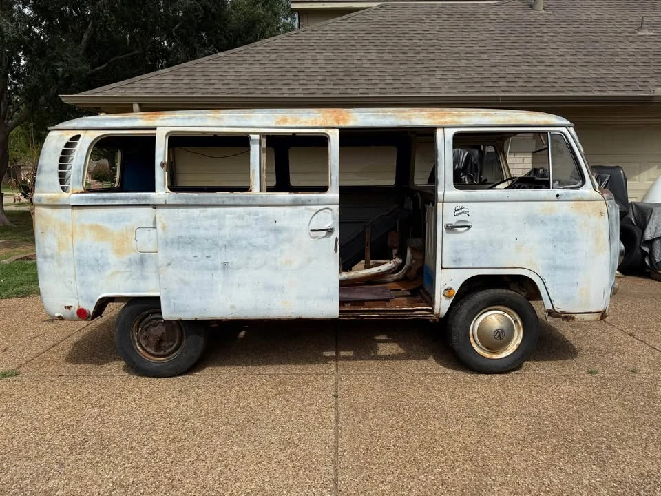 1969 Volkswagen Bay-Window Bus - Image 2 of 20