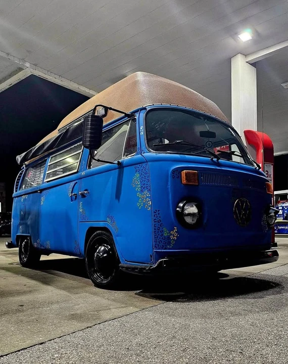 1969 Volkswagen Bay-Window Bus - Image 2 of 2