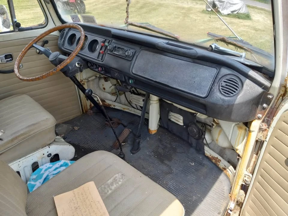 1969 Volkswagen Bay-Window Bus - Image 16 of 16