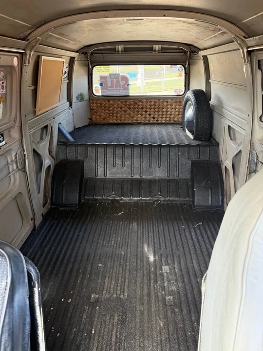 1969 Volkswagen Bay-Window Bus - Image 7 of 9