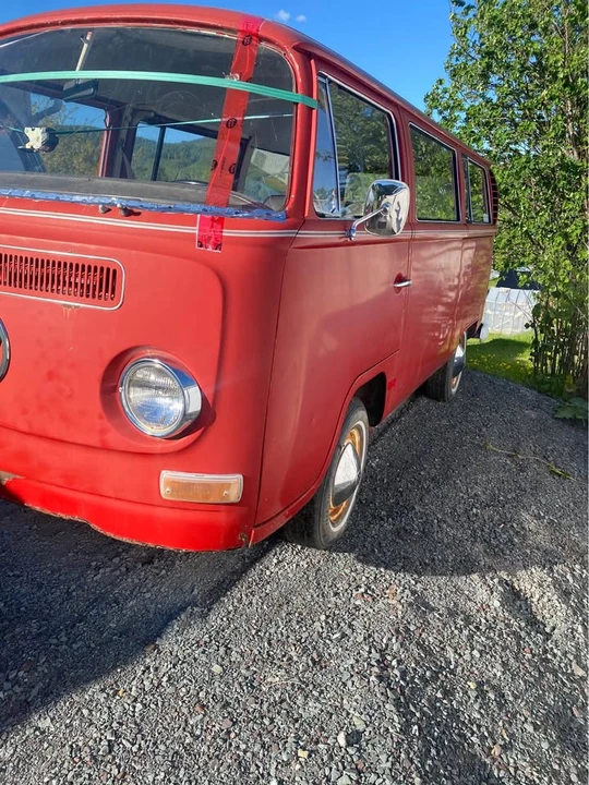 1969 Volkswagen Bay-Window Bus - Image 2 of 8