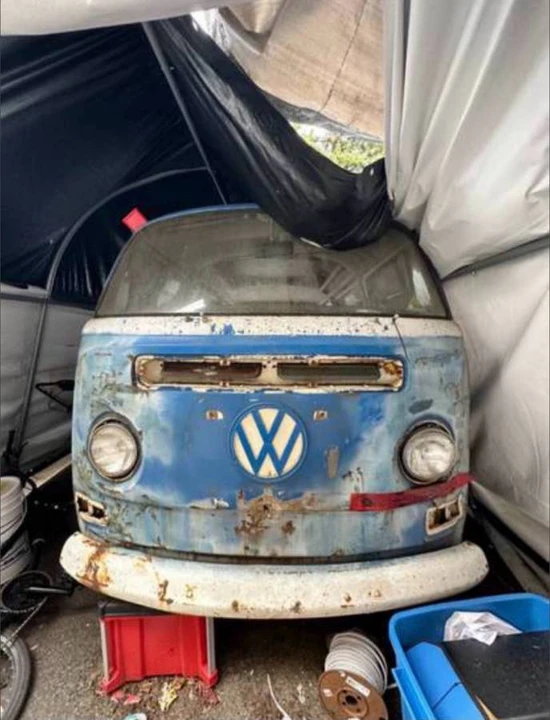 1969 Volkswagen Bay-Window Bus - Image 2 of 8