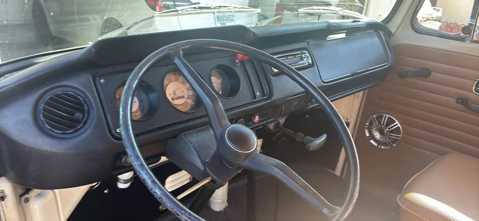 1969 Volkswagen Type 2 - Image 4 of 10