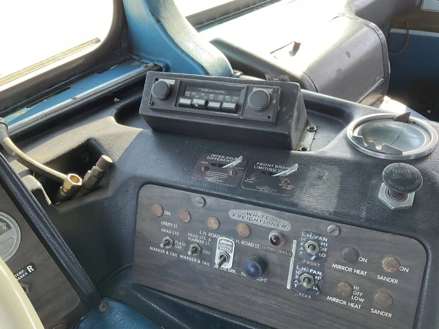 1969 Freightliner - Image 23 of 28