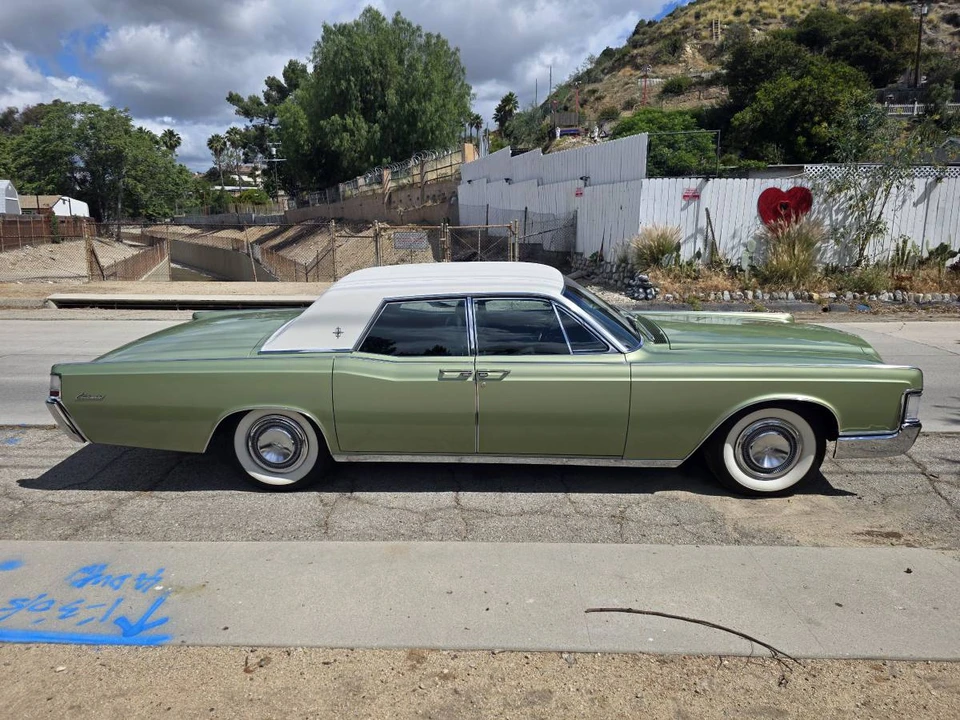 1969 Lincoln Continental 4th Gen - Image 2 of 15