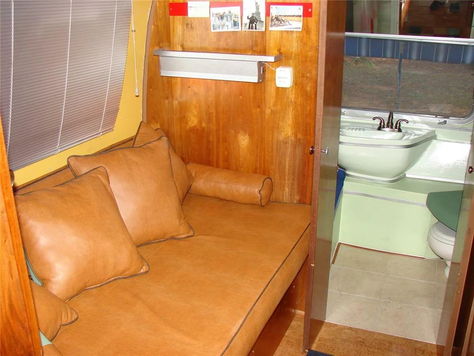 1970 Airstream - Image 3 of 5