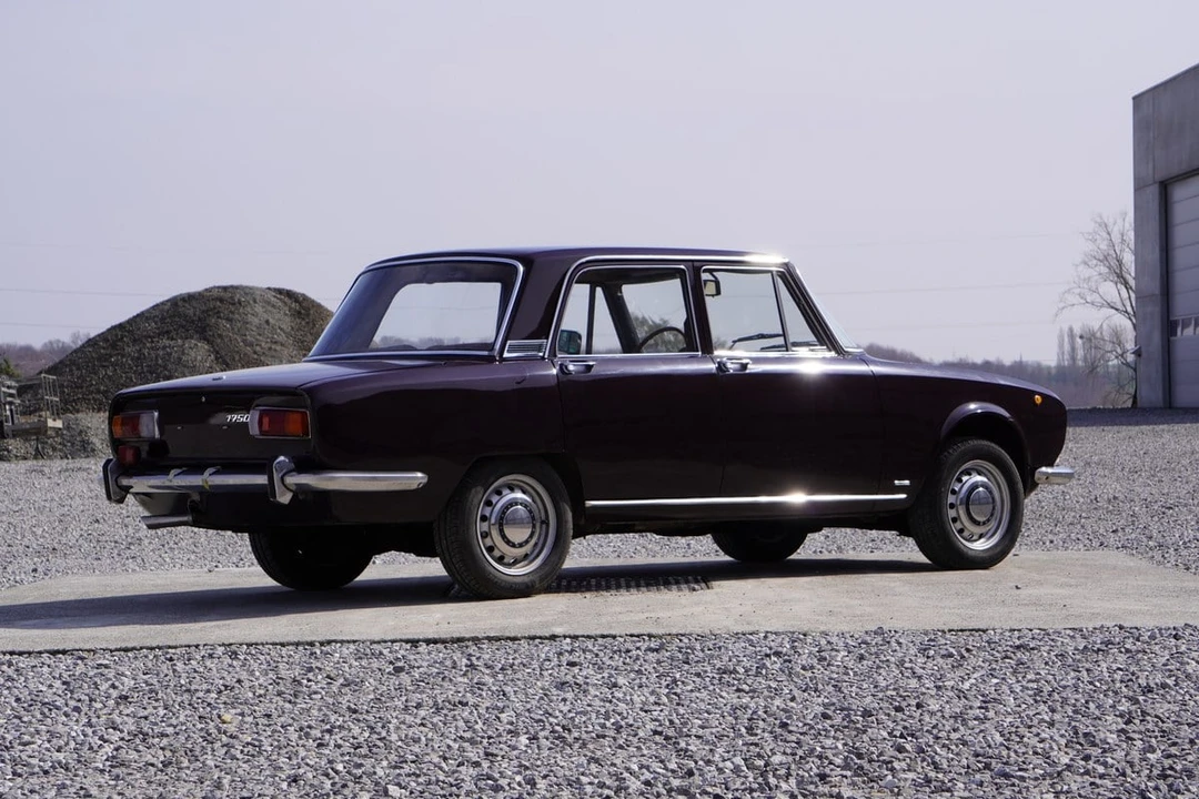 1970 Alfa Romeo 1750 GT Veloce - Image 14 of 30