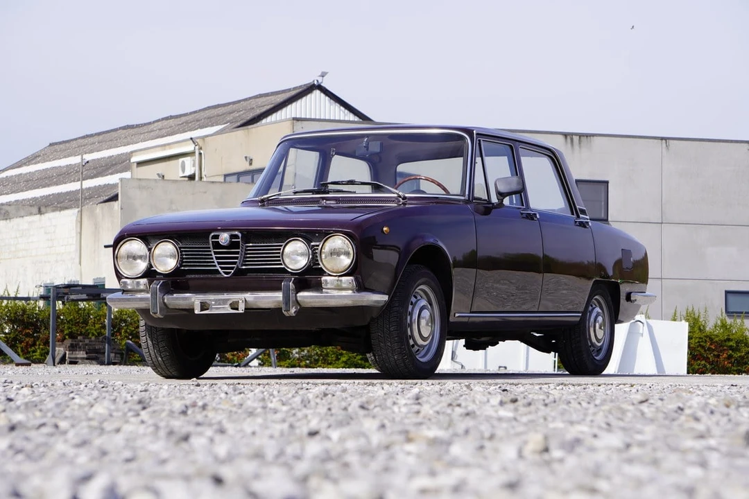 1970 Alfa Romeo 1750 GT Veloce - Image 2 of 30