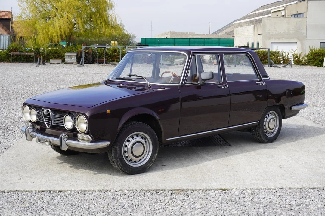 1970 Alfa Romeo 1750 GT Veloce - Image 5 of 30