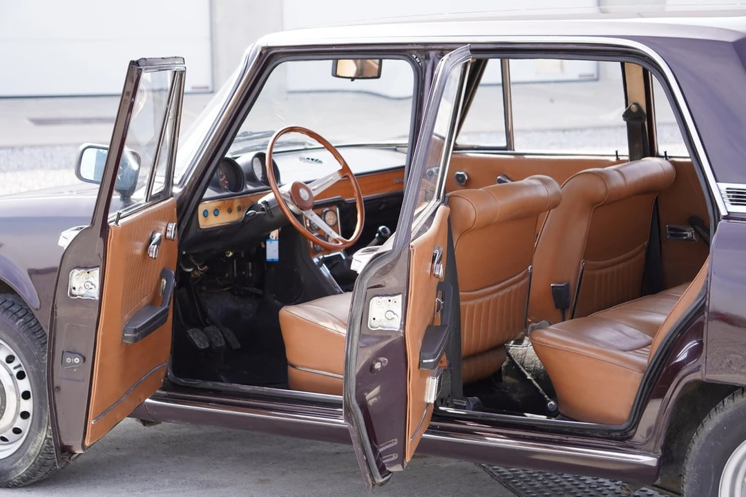 1970 Alfa Romeo 1750 GT Veloce - Image 20 of 30