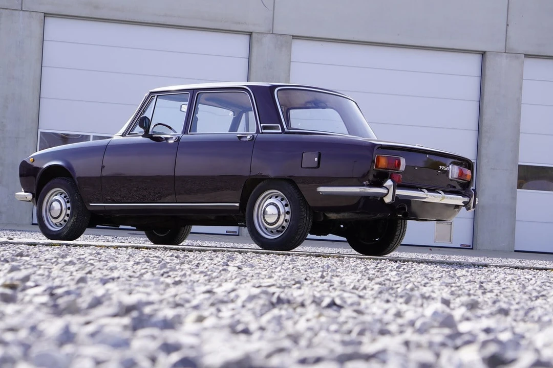1970 Alfa Romeo 1750 GT Veloce - Image 12 of 30