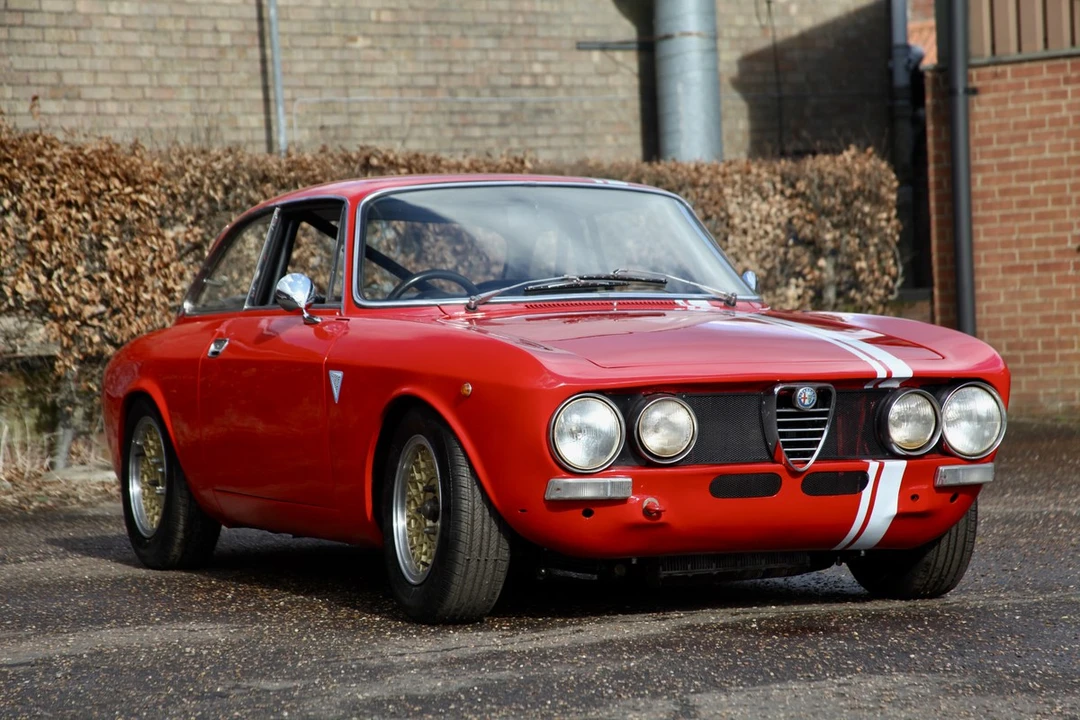 1970 Alfa Romeo 1750 GT Veloce - Image 11 of 30