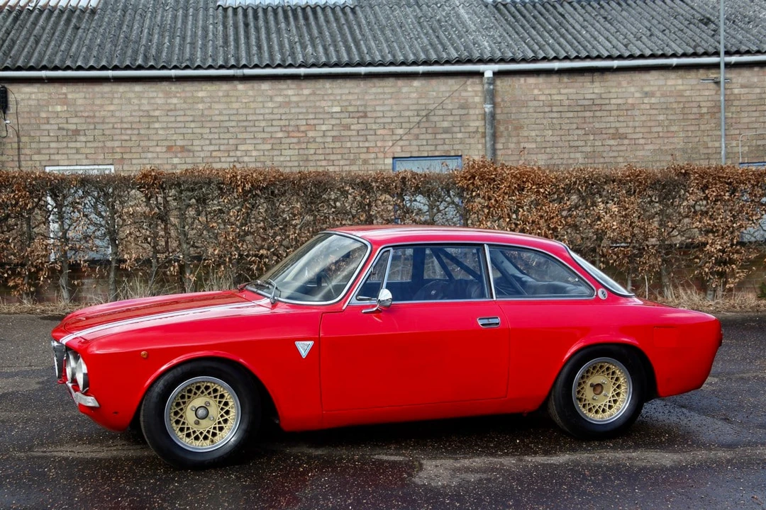 1970 Alfa Romeo 1750 GT Veloce - Image 13 of 30