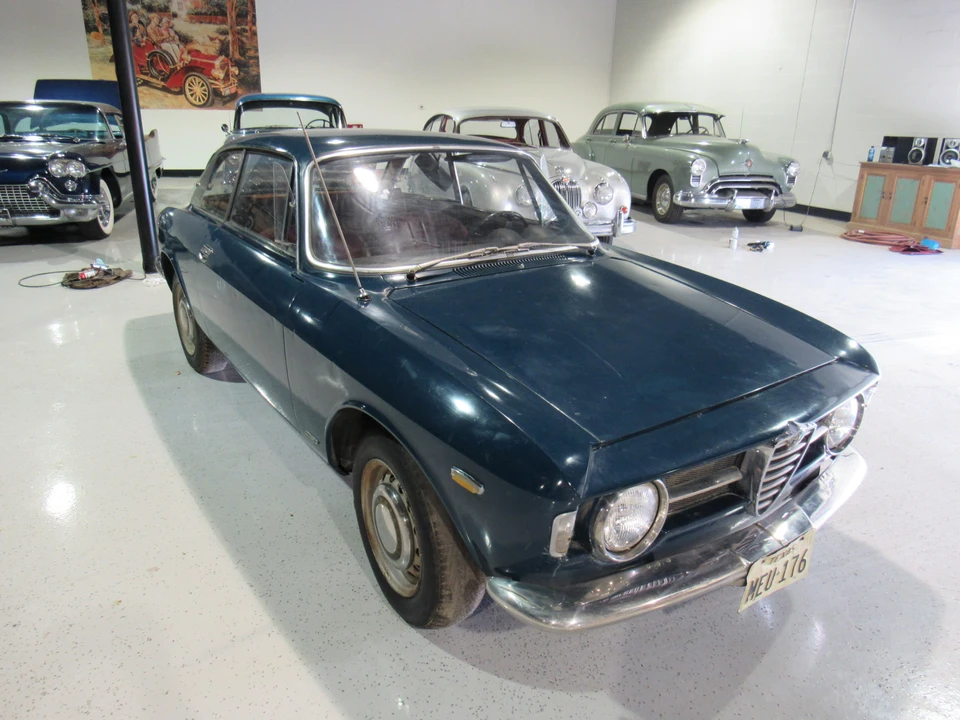 1970 Alfa Romeo GT 1300 Junior - Image 1 of 31