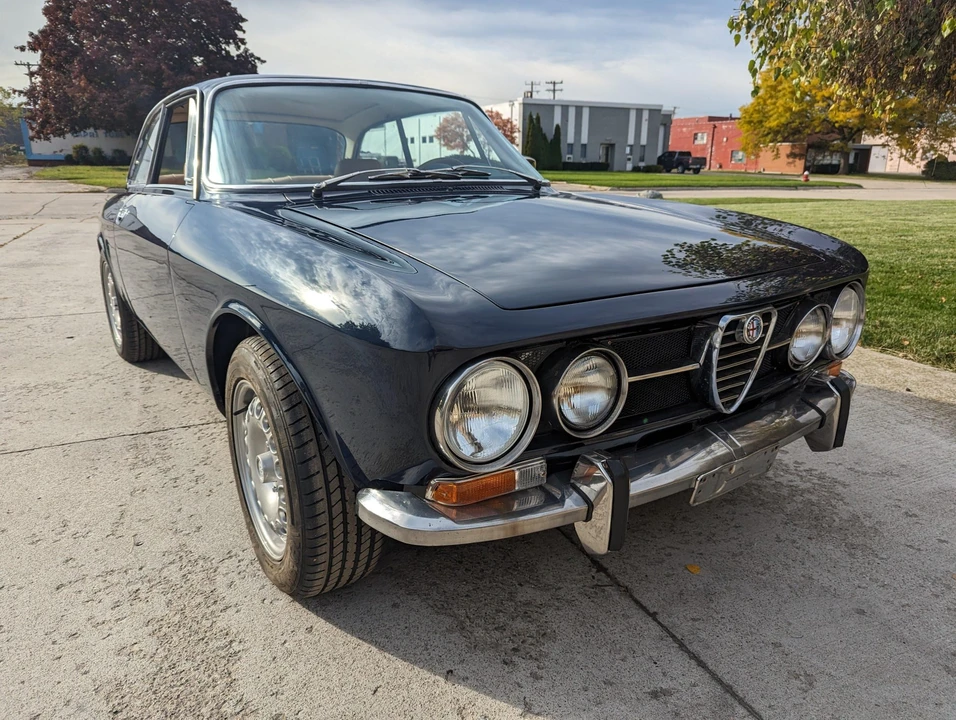 1970 Alfa Romeo 1750 GT Veloce - Image 12 of 31