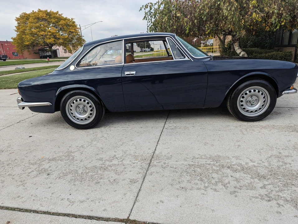 1970 Alfa Romeo 1750 GT Veloce - Image 15 of 31