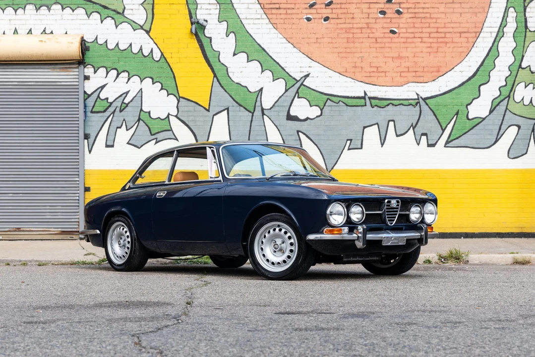 1970 Alfa Romeo 1750 GT Veloce - Image 2 of 31