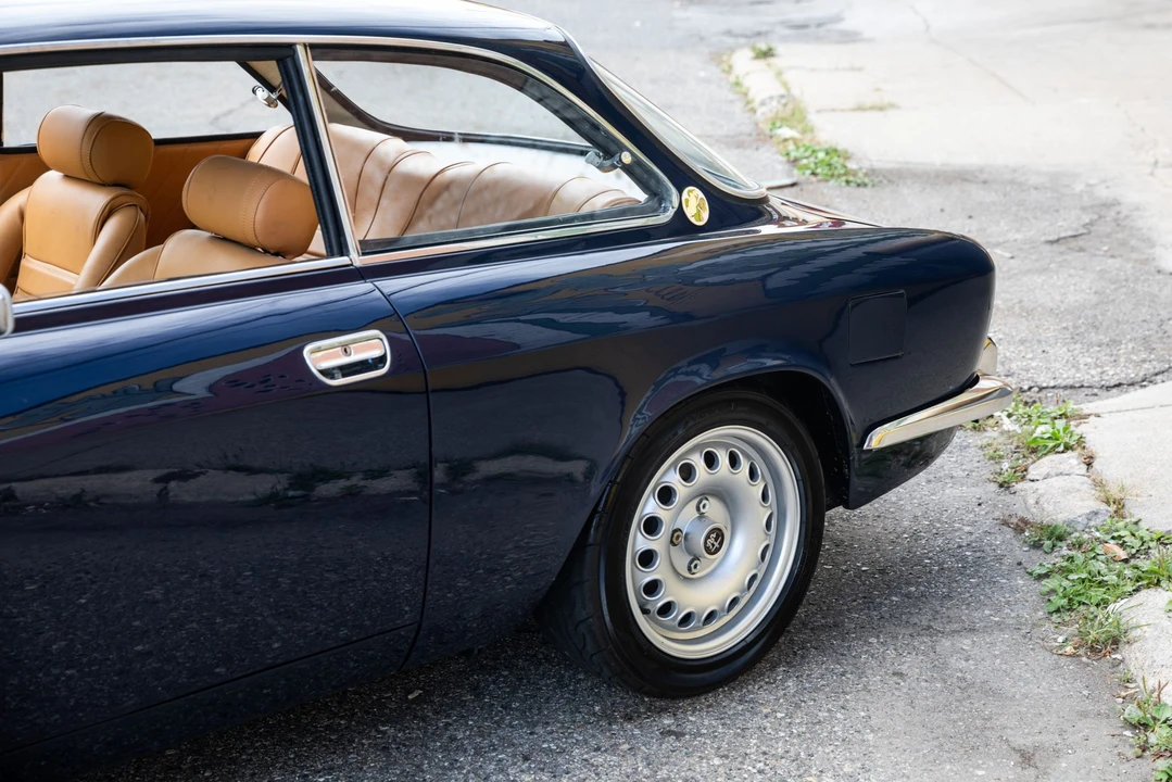 1970 Alfa Romeo 1750 GT Veloce - Image 30 of 31