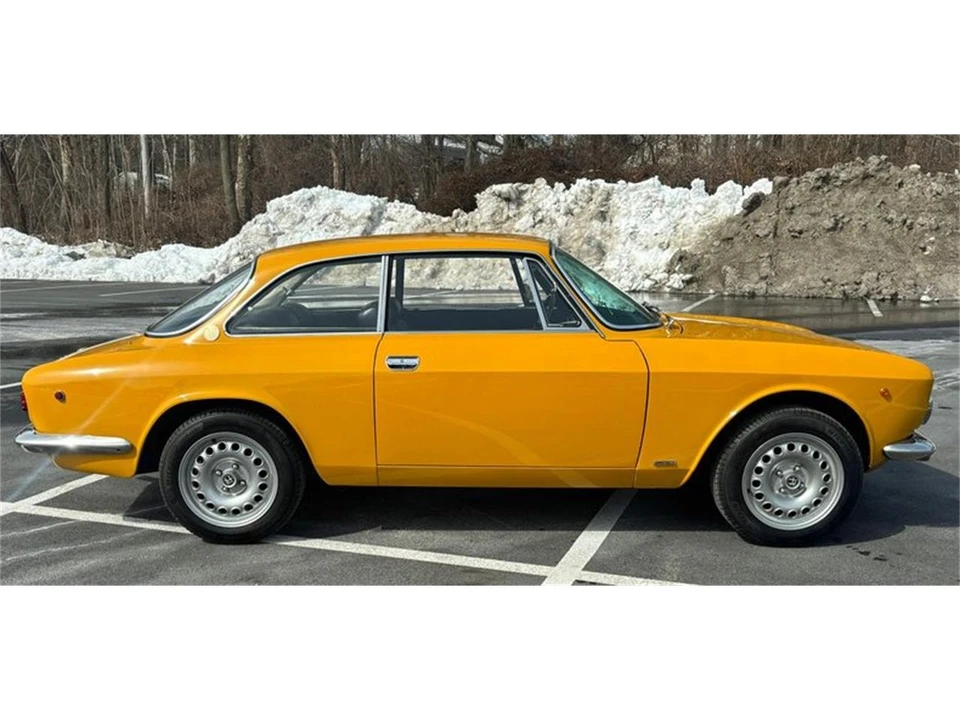 1970 Alfa Romeo 1750 GT Veloce - Image 2 of 31