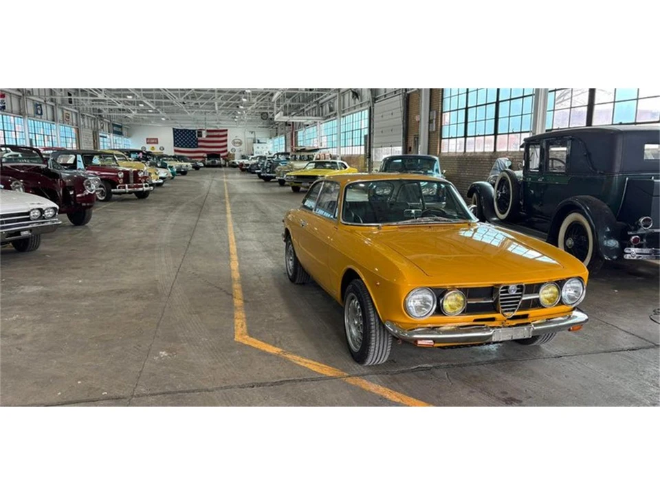 1970 Alfa Romeo 1750 GT Veloce - Image 17 of 31