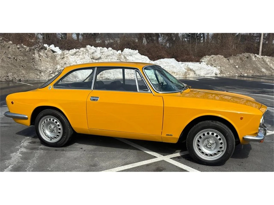 1970 Alfa Romeo 1750 GT Veloce - Image 28 of 31