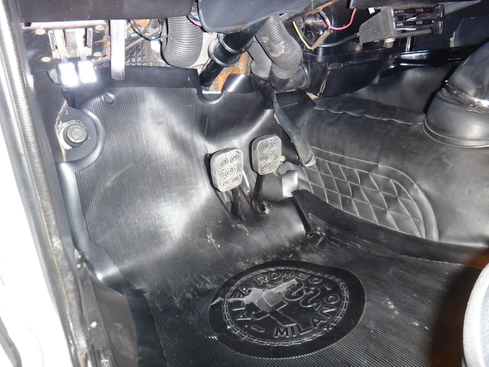 1970 Alfa Romeo GT 1300 Junior - Image 26 of 31
