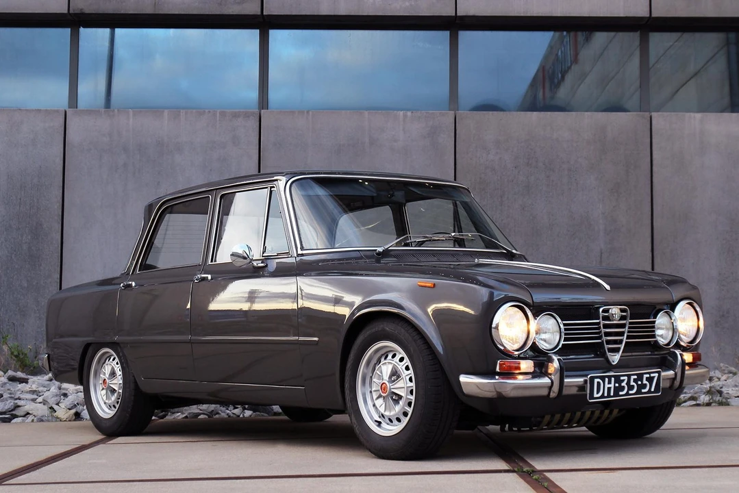 1970 Alfa Romeo 1750 GT Veloce - Image 1 of 31