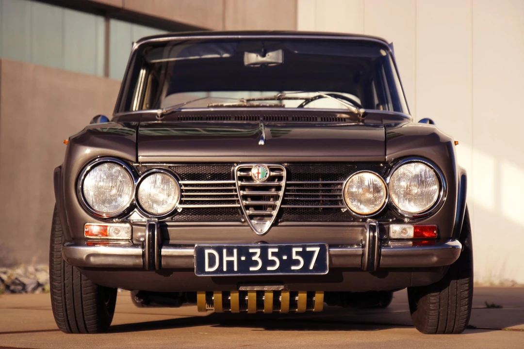 1970 Alfa Romeo 1750 GT Veloce - Image 17 of 31