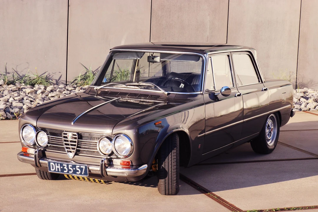 1970 Alfa Romeo 1750 GT Veloce - Image 22 of 31