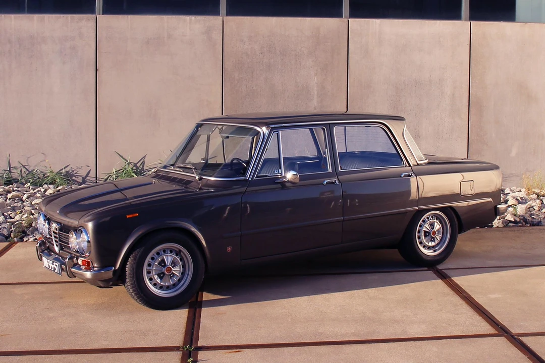 1970 Alfa Romeo 1750 GT Veloce - Image 26 of 31