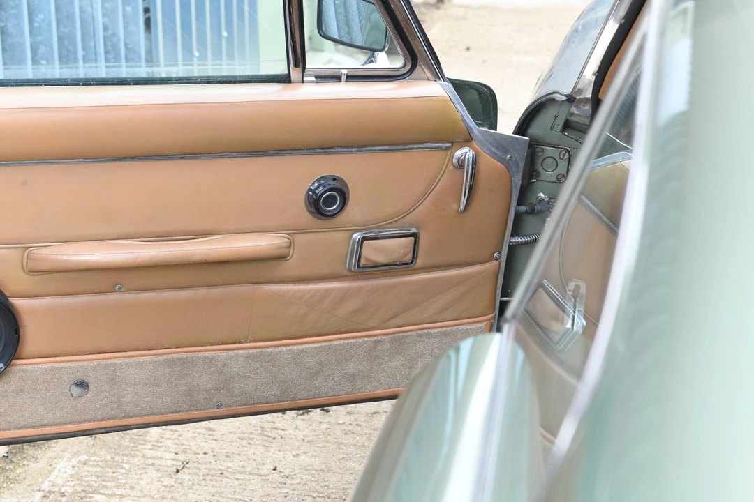 1970 Aston Martin DB6 - Image 30 of 31