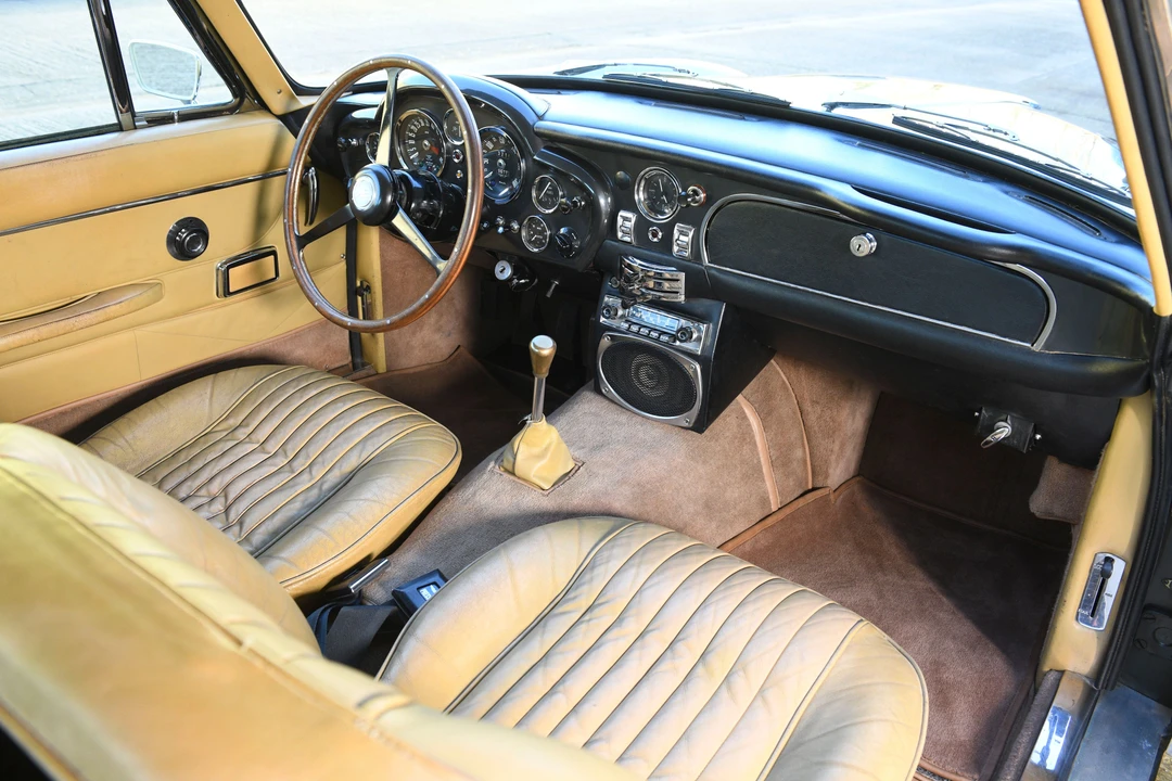 1970 Aston Martin DB6 Vantage - Image 16 of 23