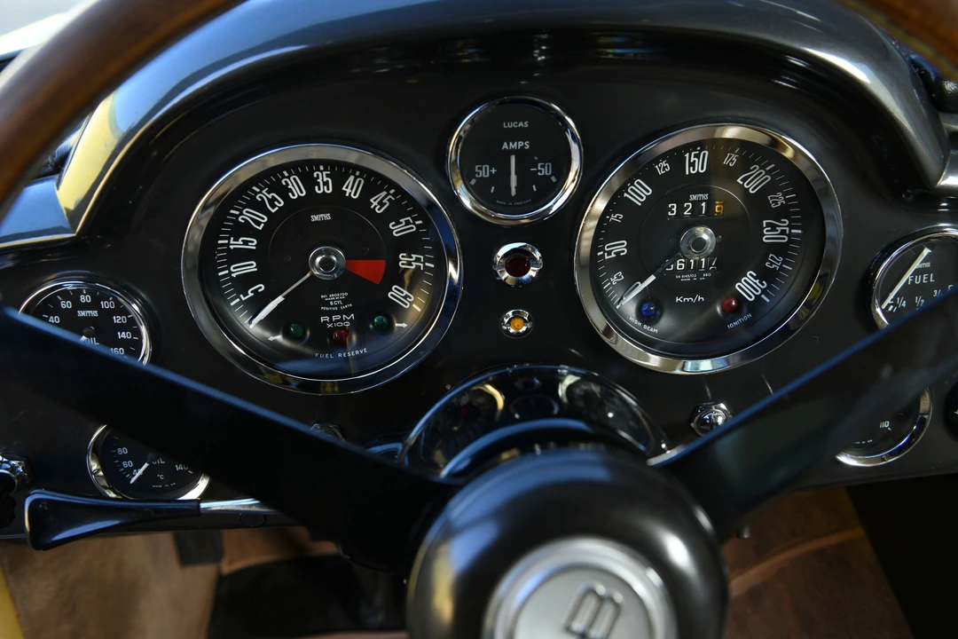 1970 Aston Martin DB6 Vantage - Image 18 of 23