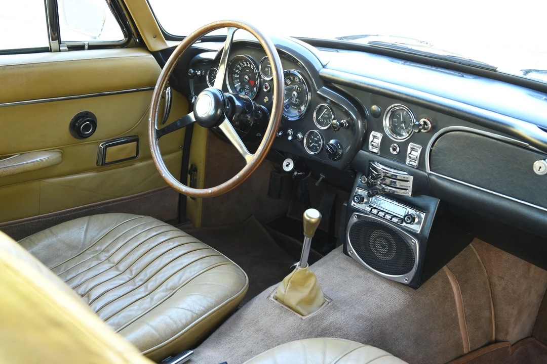 1970 Aston Martin DB6 Vantage - Image 17 of 23