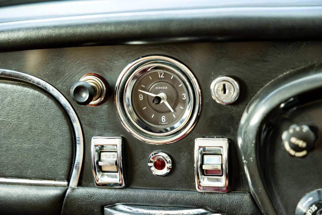 1970 Aston Martin DB6 Vantage - Image 12 of 28