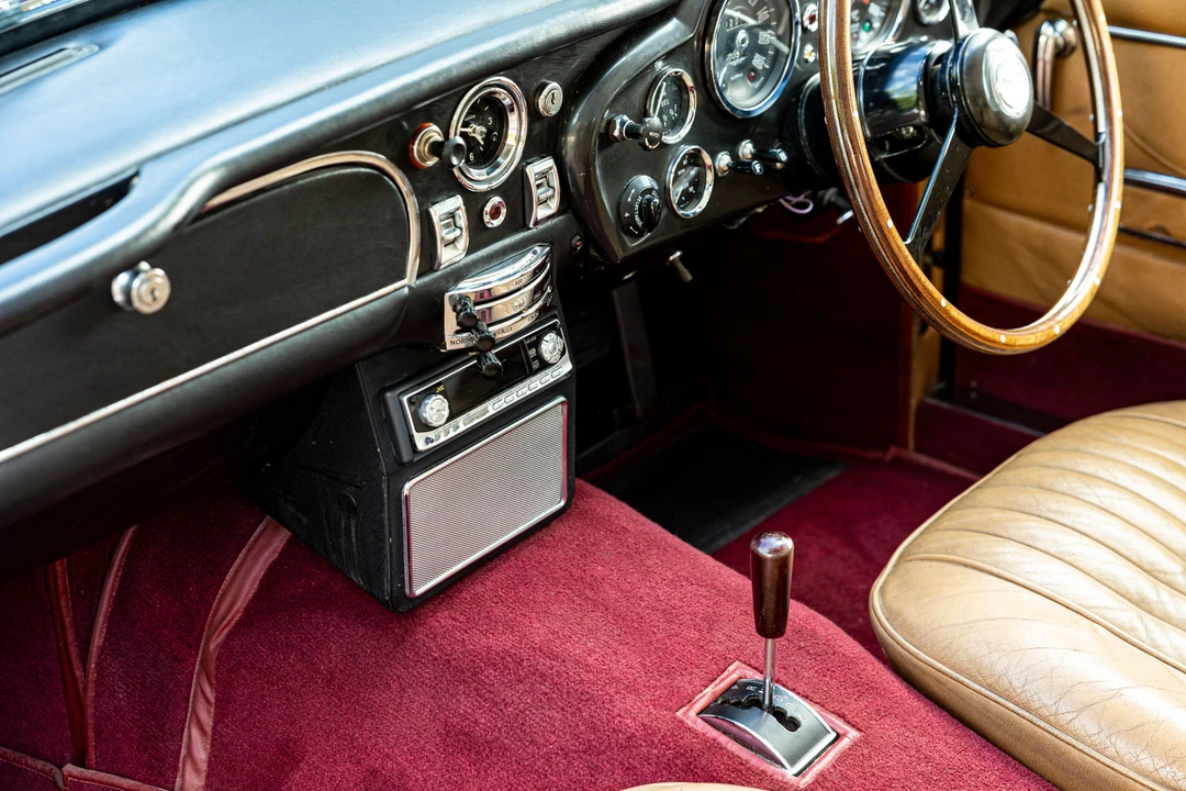 1970 Aston Martin DB6 Vantage - Image 24 of 28