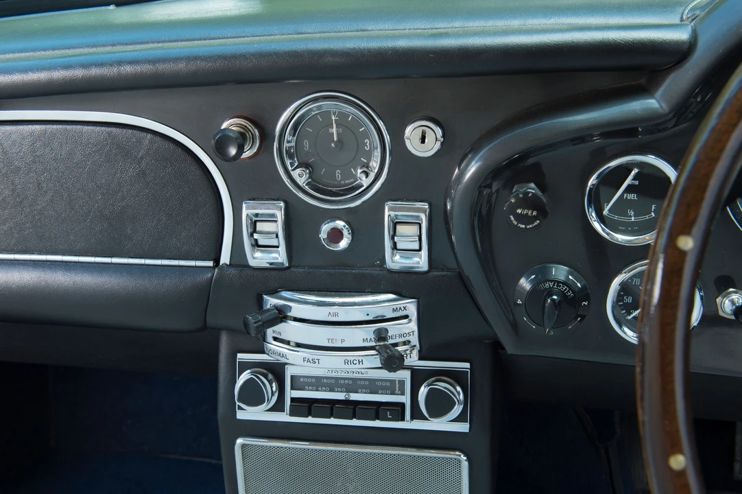 1970 Aston Martin DB6 Vantage - Image 15 of 25